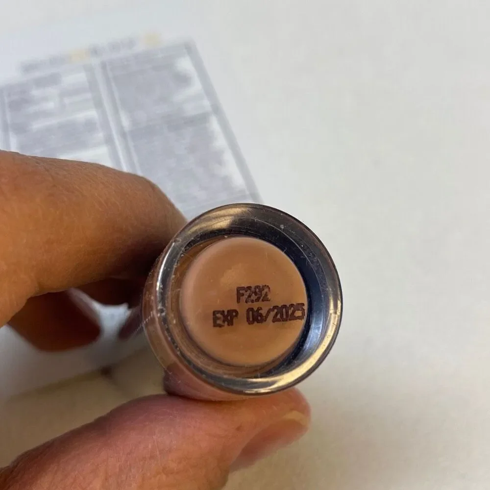 Brush on block Protective‎ Lip Oil SPF 32 pack of 2 .23oz each Exp: 2025